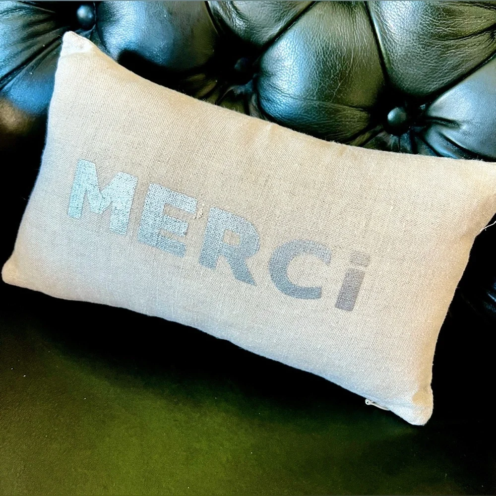 Magaschoni Home Linen Lumbar Pillow Merci Silver Clover Pocket Zip closure